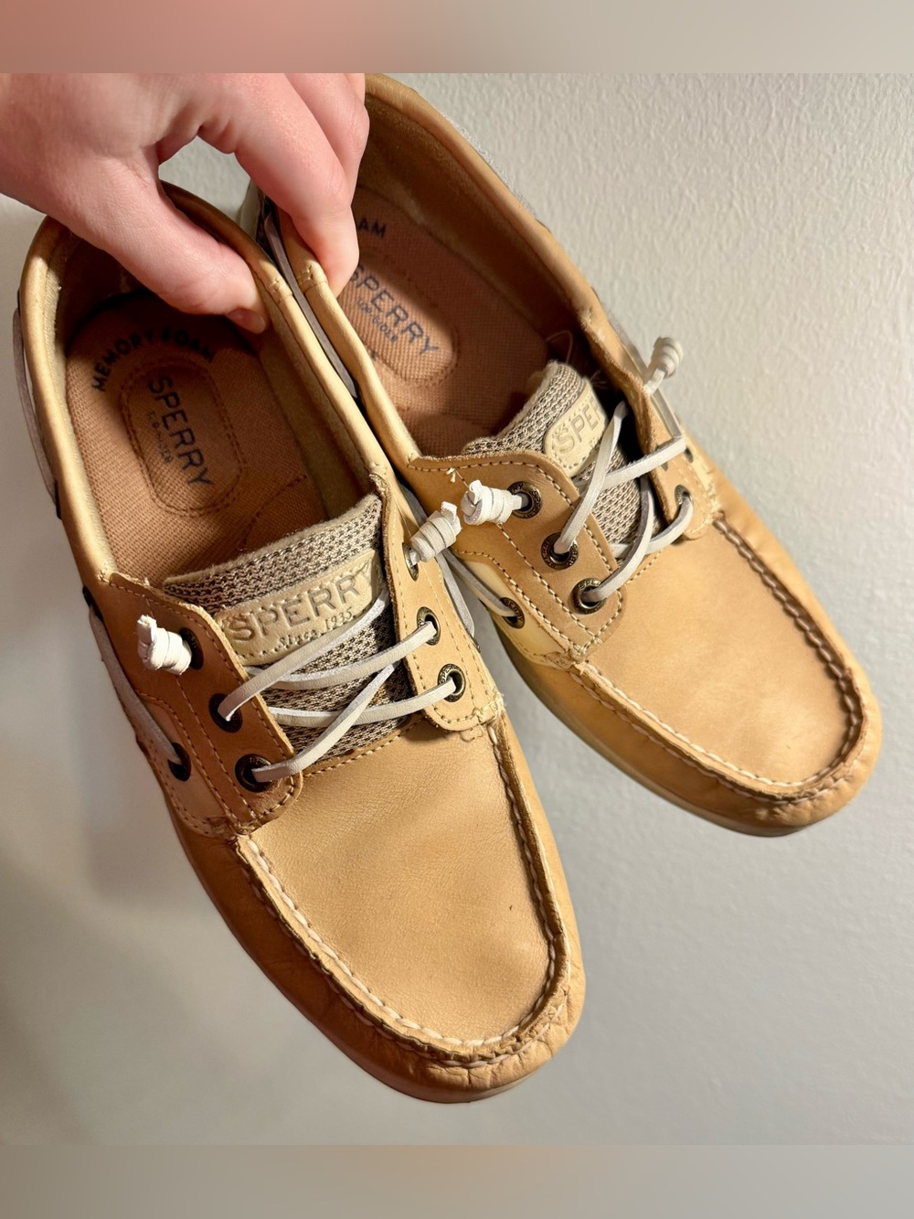 Sperry Women’s Tan Leather Boat Shoes